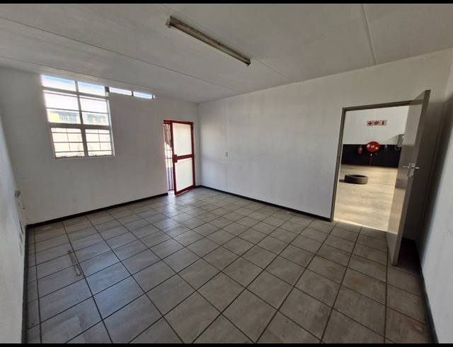 219M² WAREHOUSE TO LET IN JET PARK